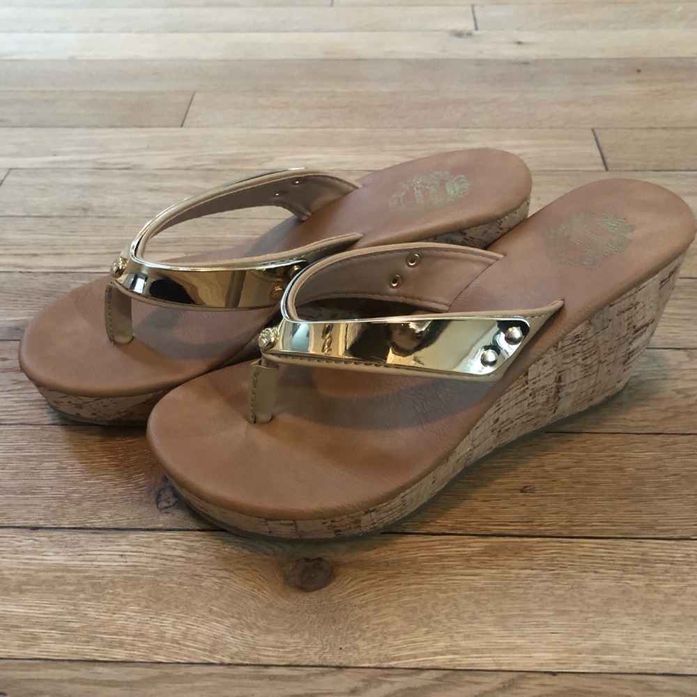 Juicy Couture wedges ⭐️